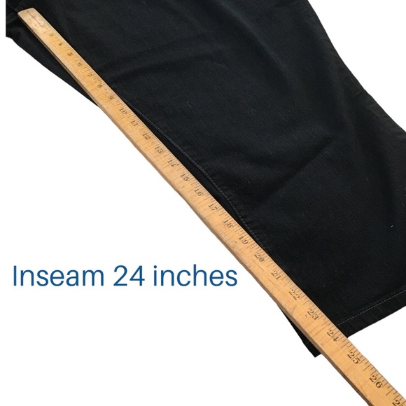 26-28W Black Petite Pull On Avenue Jeans - Picture 12 of 15